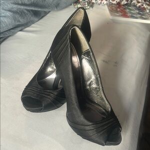 Worthington Black Heels with Sleek Design